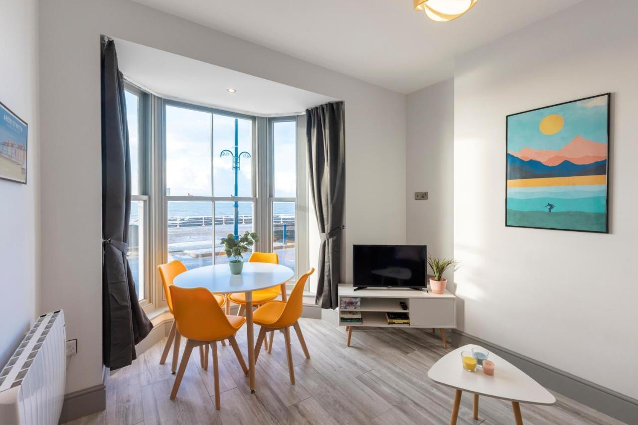New Central Seafront Apartment- Stunning Sea Views Аберистуит Экстерьер фото
