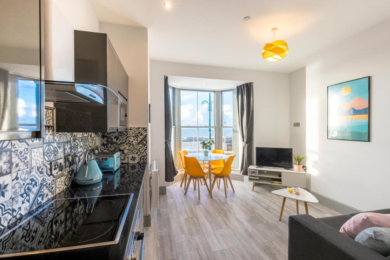 New Central Seafront Apartment- Stunning Sea Views Аберистуит Экстерьер фото
