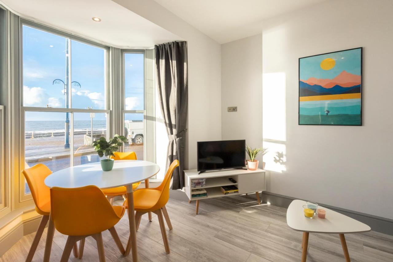 New Central Seafront Apartment- Stunning Sea Views Аберистуит Экстерьер фото