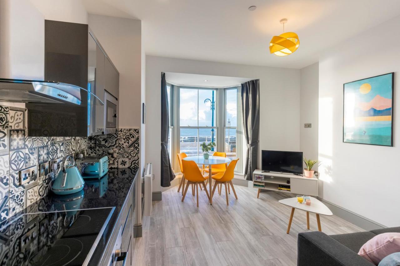 New Central Seafront Apartment- Stunning Sea Views Аберистуит Экстерьер фото
