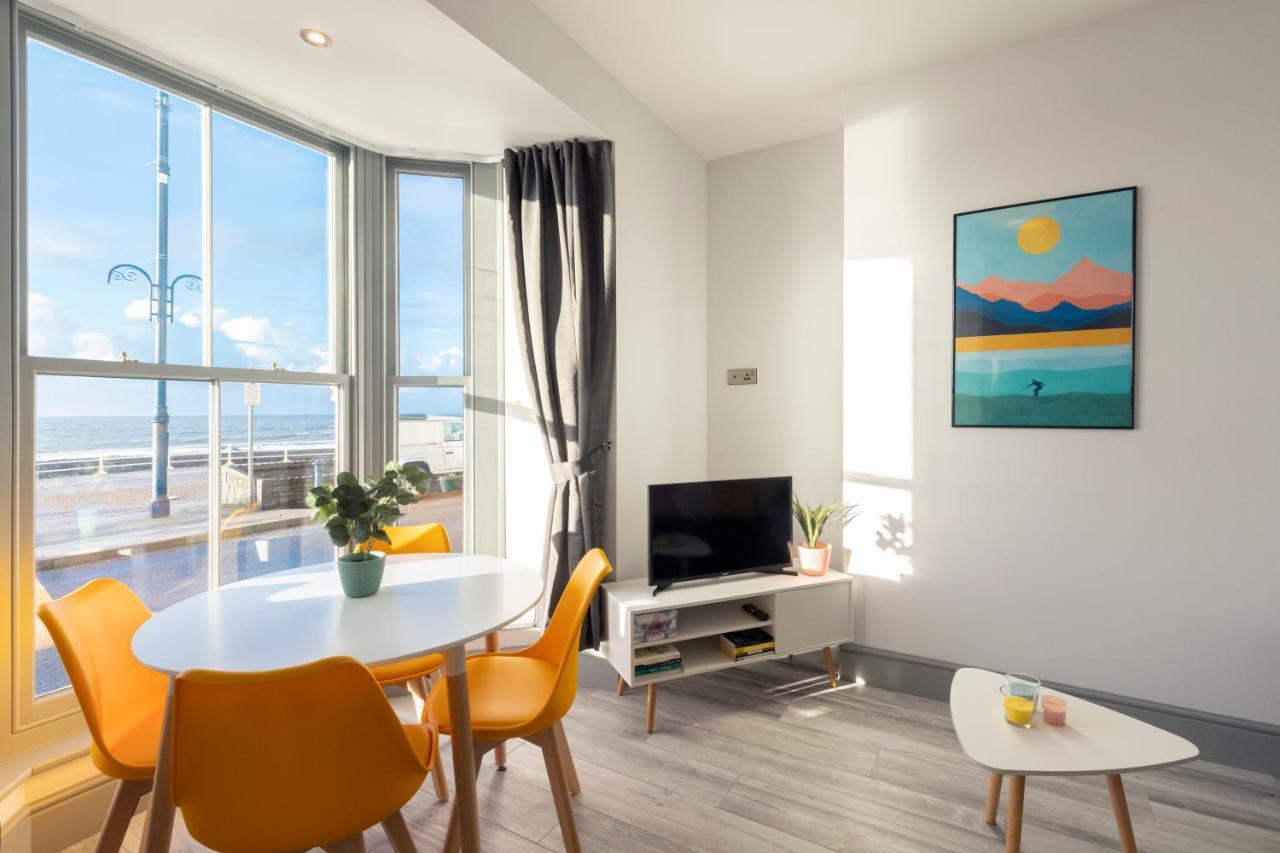 New Central Seafront Apartment- Stunning Sea Views Аберистуит Экстерьер фото