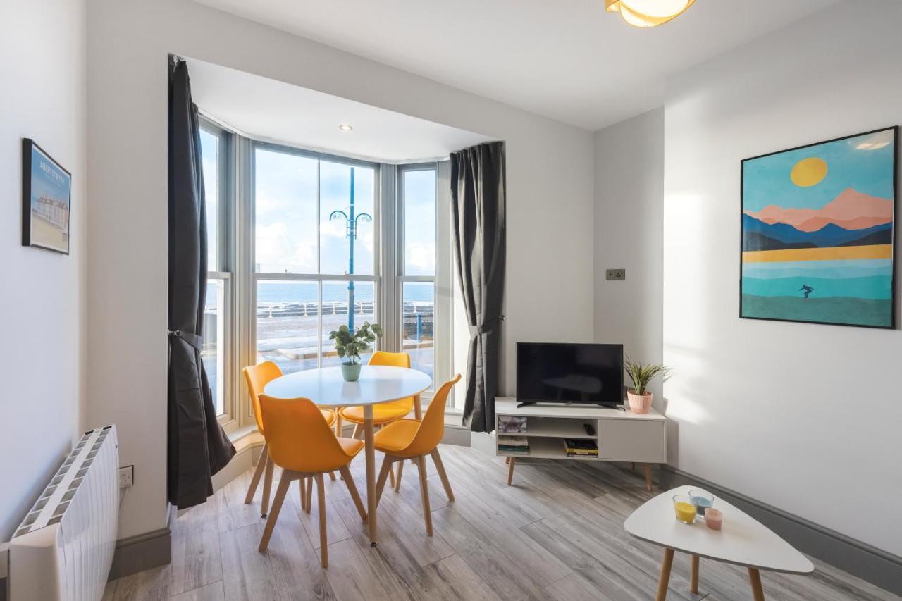 New Central Seafront Apartment- Stunning Sea Views Аберистуит Экстерьер фото