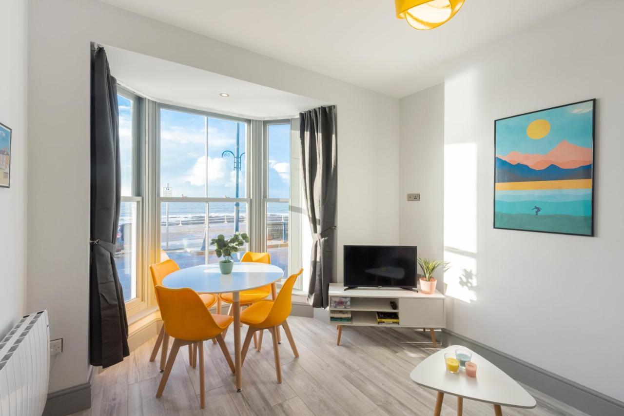 New Central Seafront Apartment- Stunning Sea Views Аберистуит Экстерьер фото